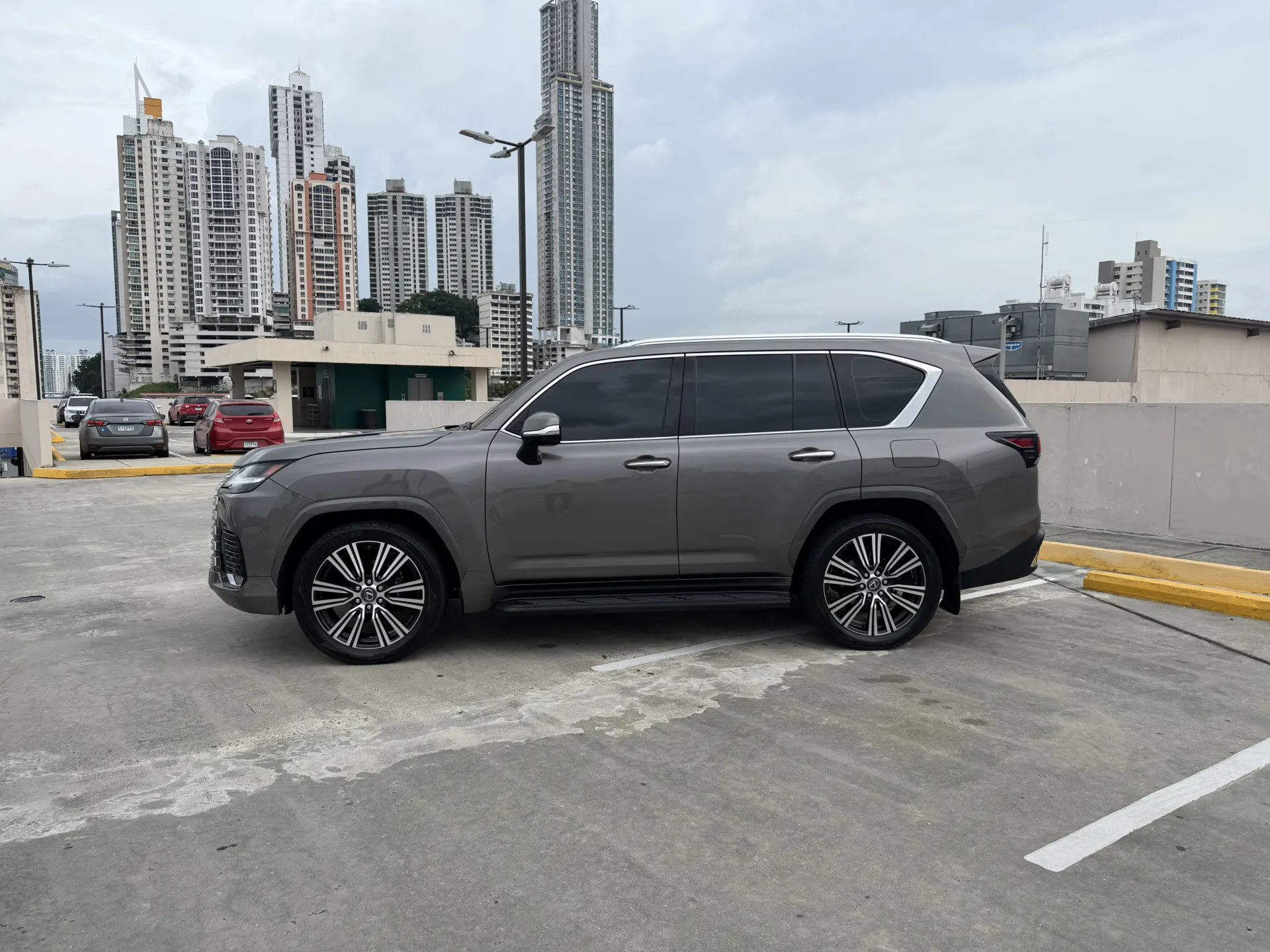 2023 Lexus LX
