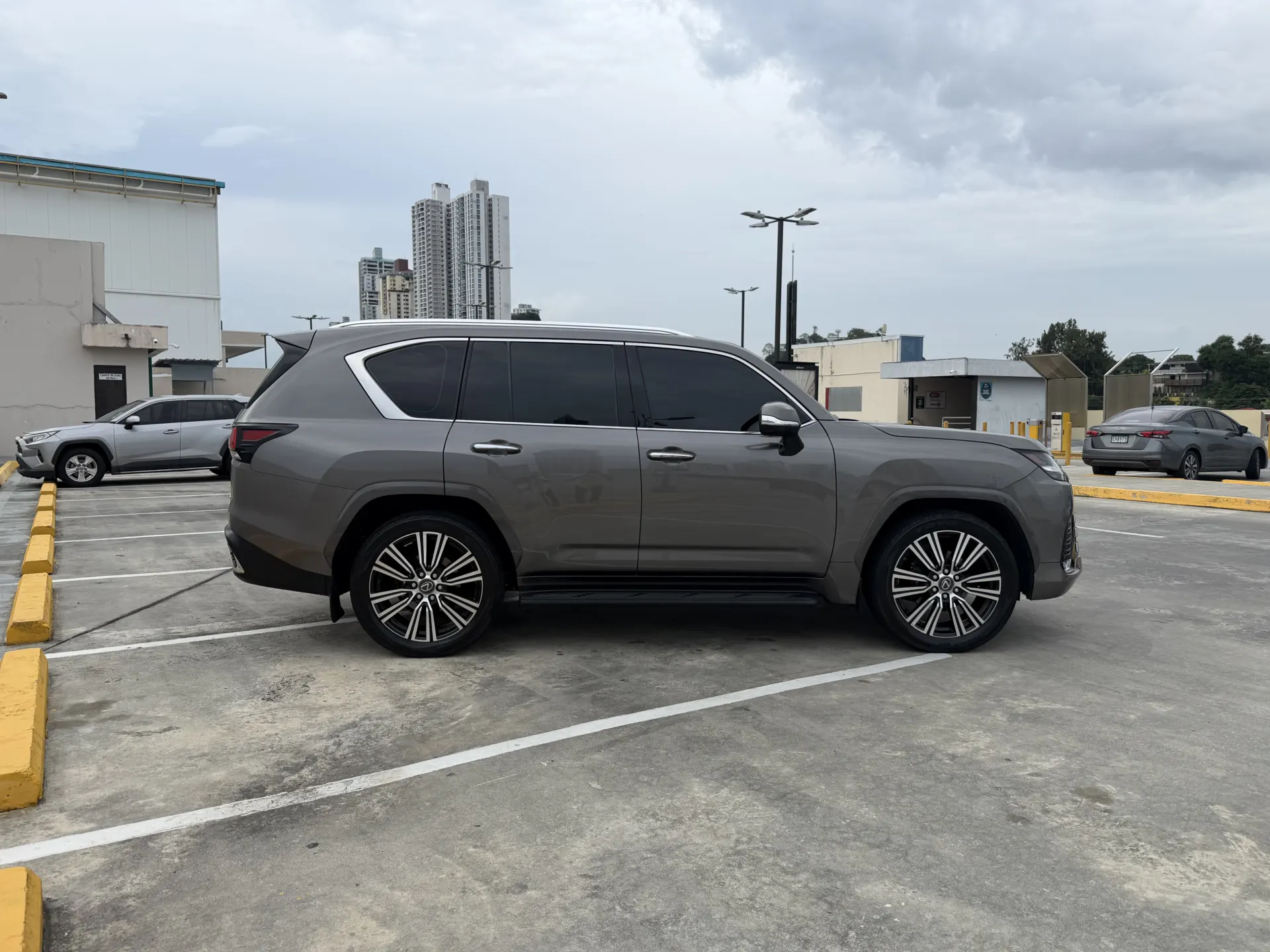 2023 Lexus LX