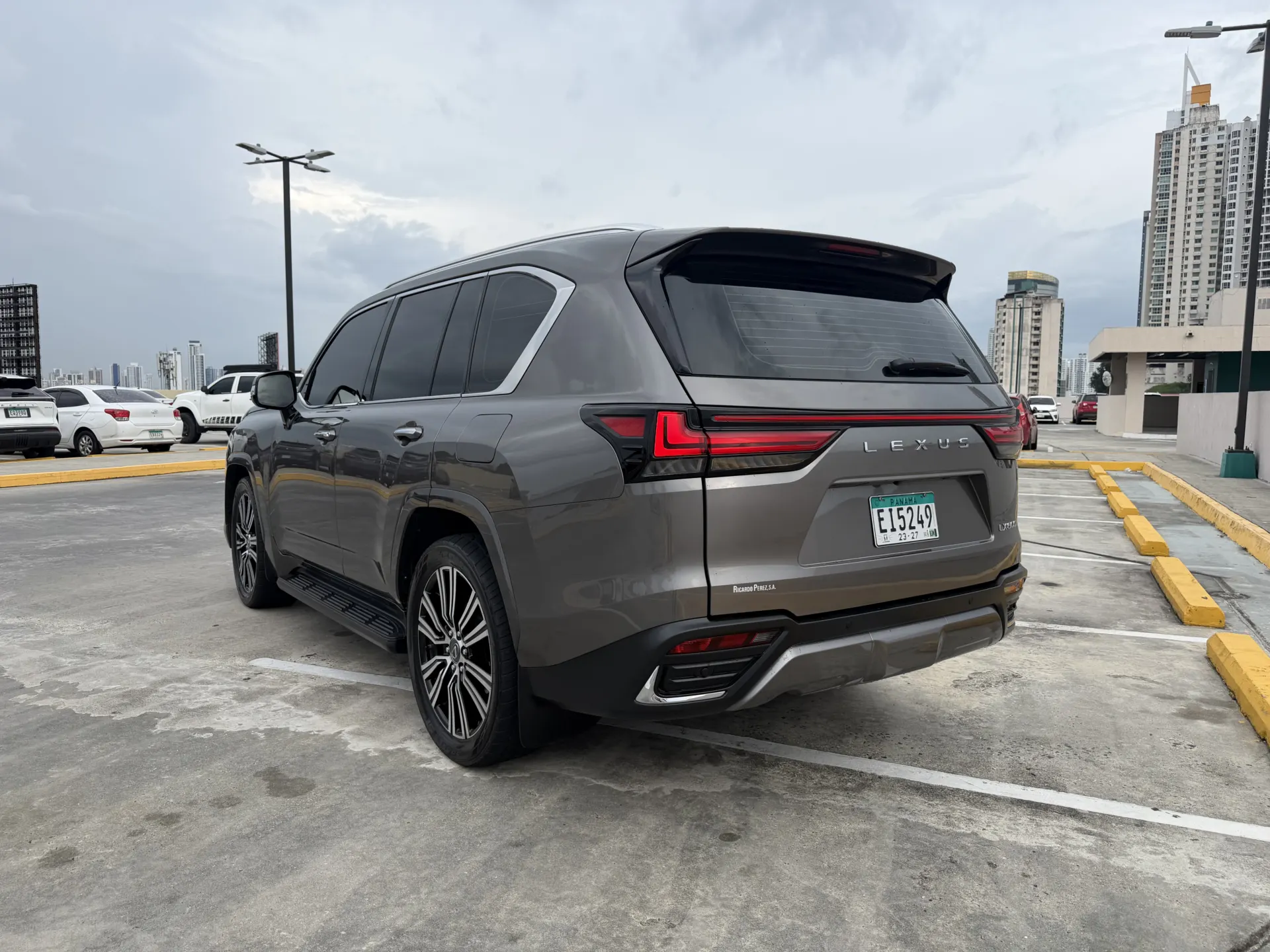 2023 Lexus LX