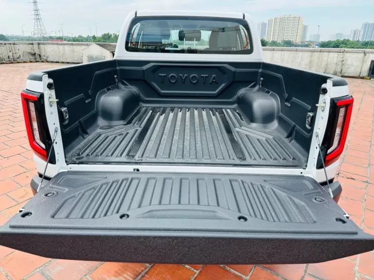 2027 Toyota Hilux