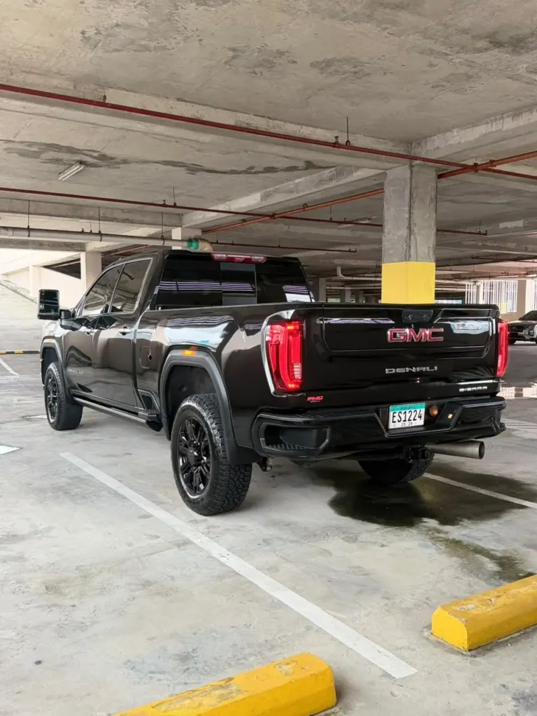 2023 GMC Denali