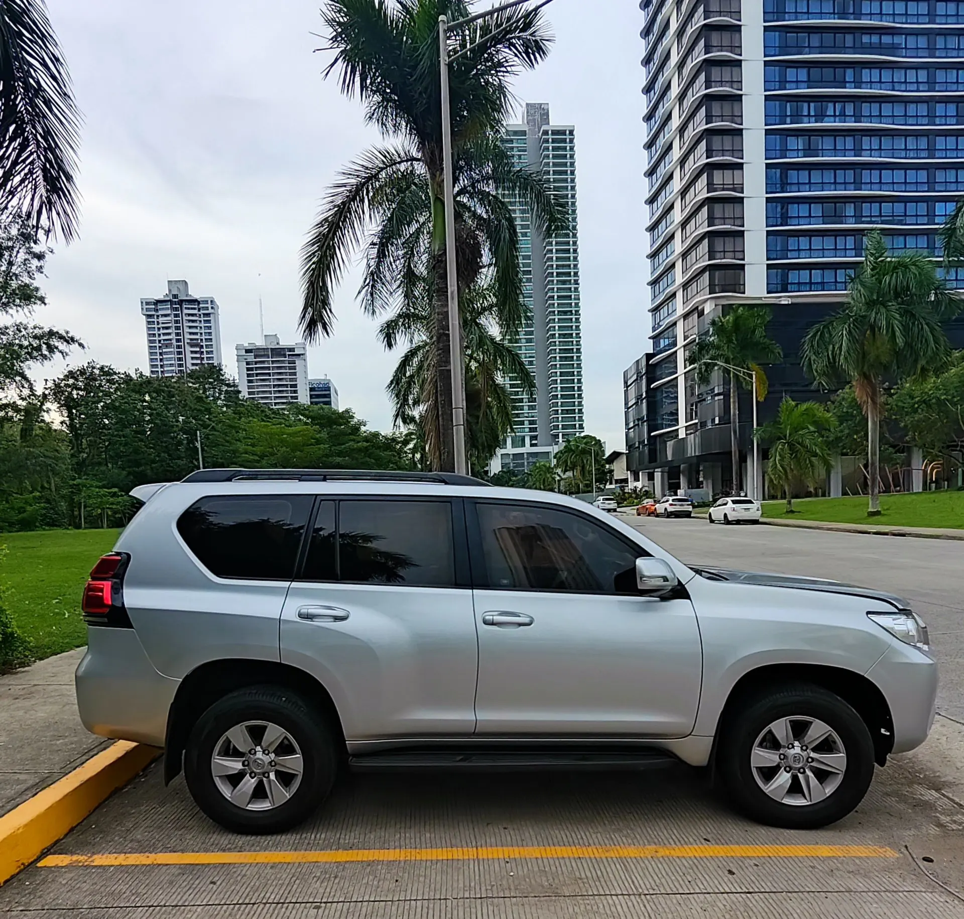 2023 Toyota Land Cruiser Prado