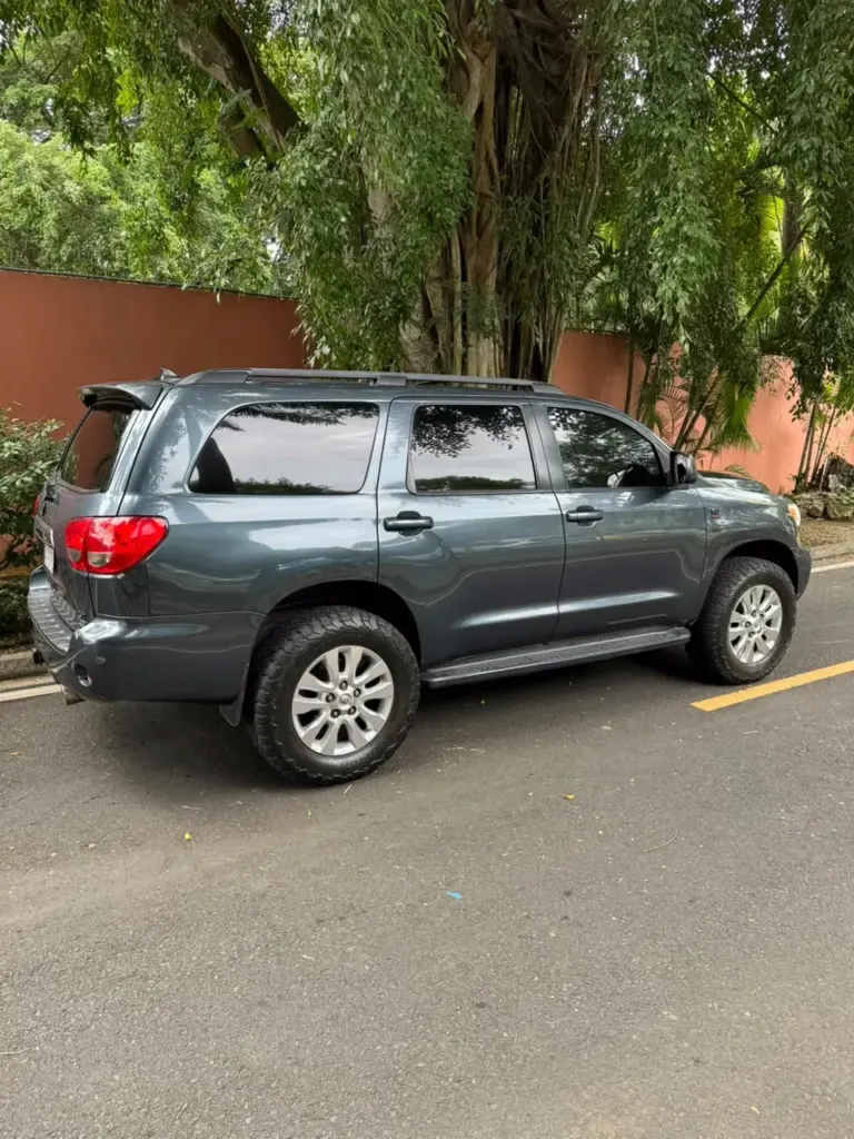 2010 Toyota Sequoia