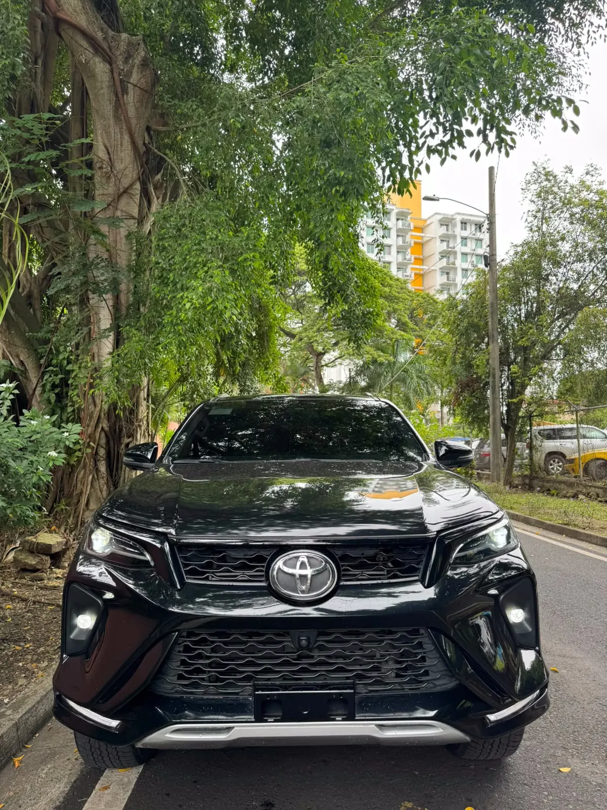 2025 Toyota Fortuner SRV