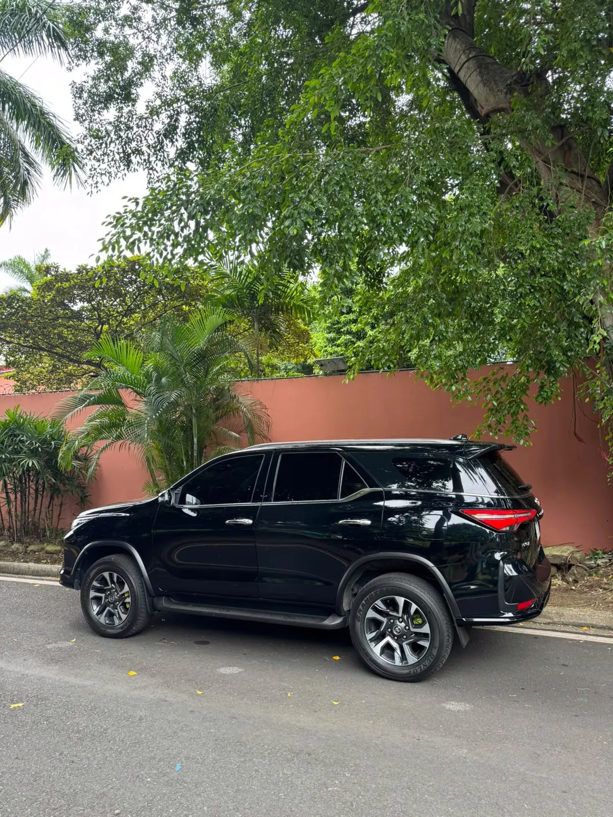 2025 Toyota Fortuner SRV