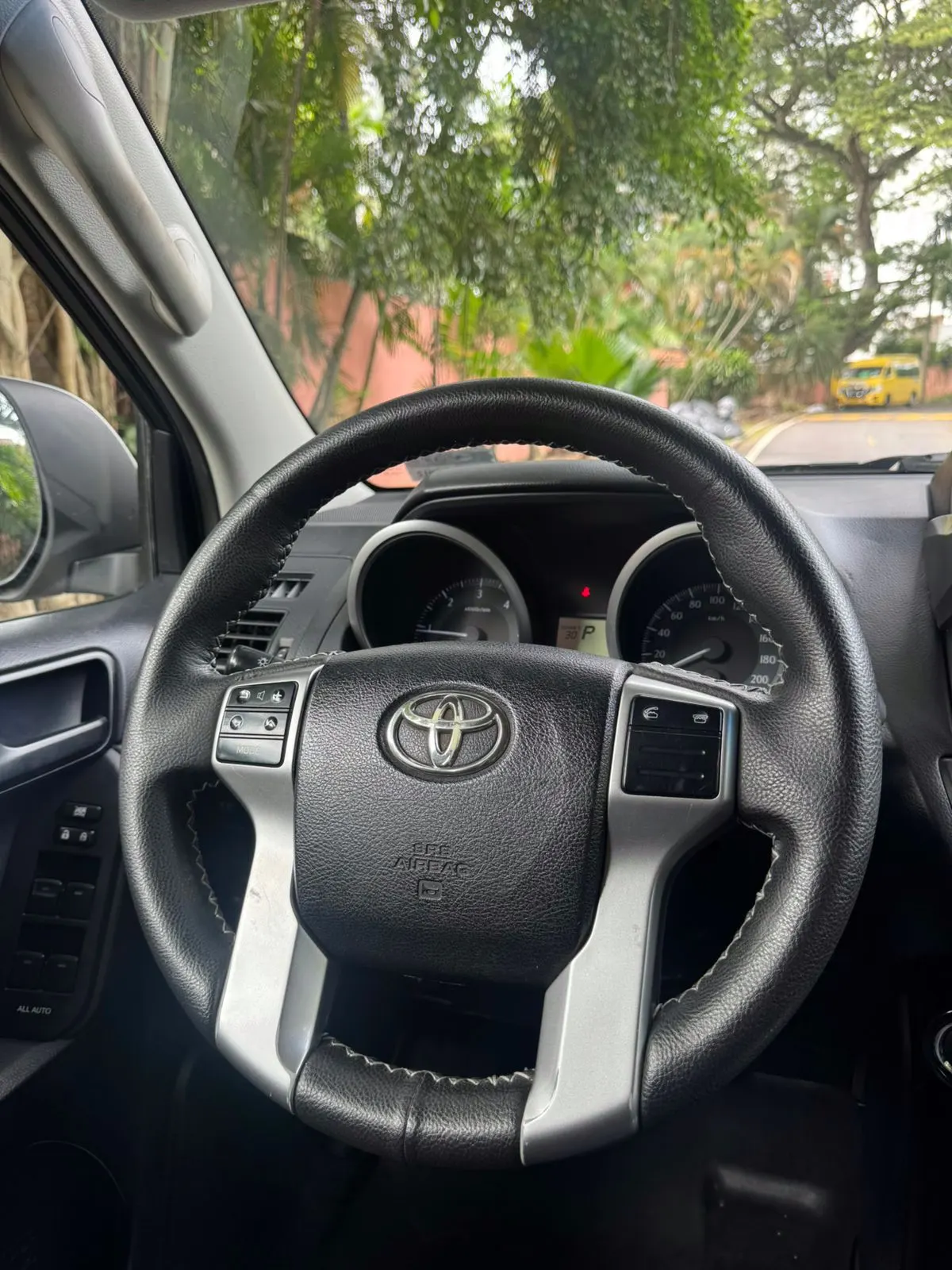 2017 Toyota Land Cruiser Prado TXL