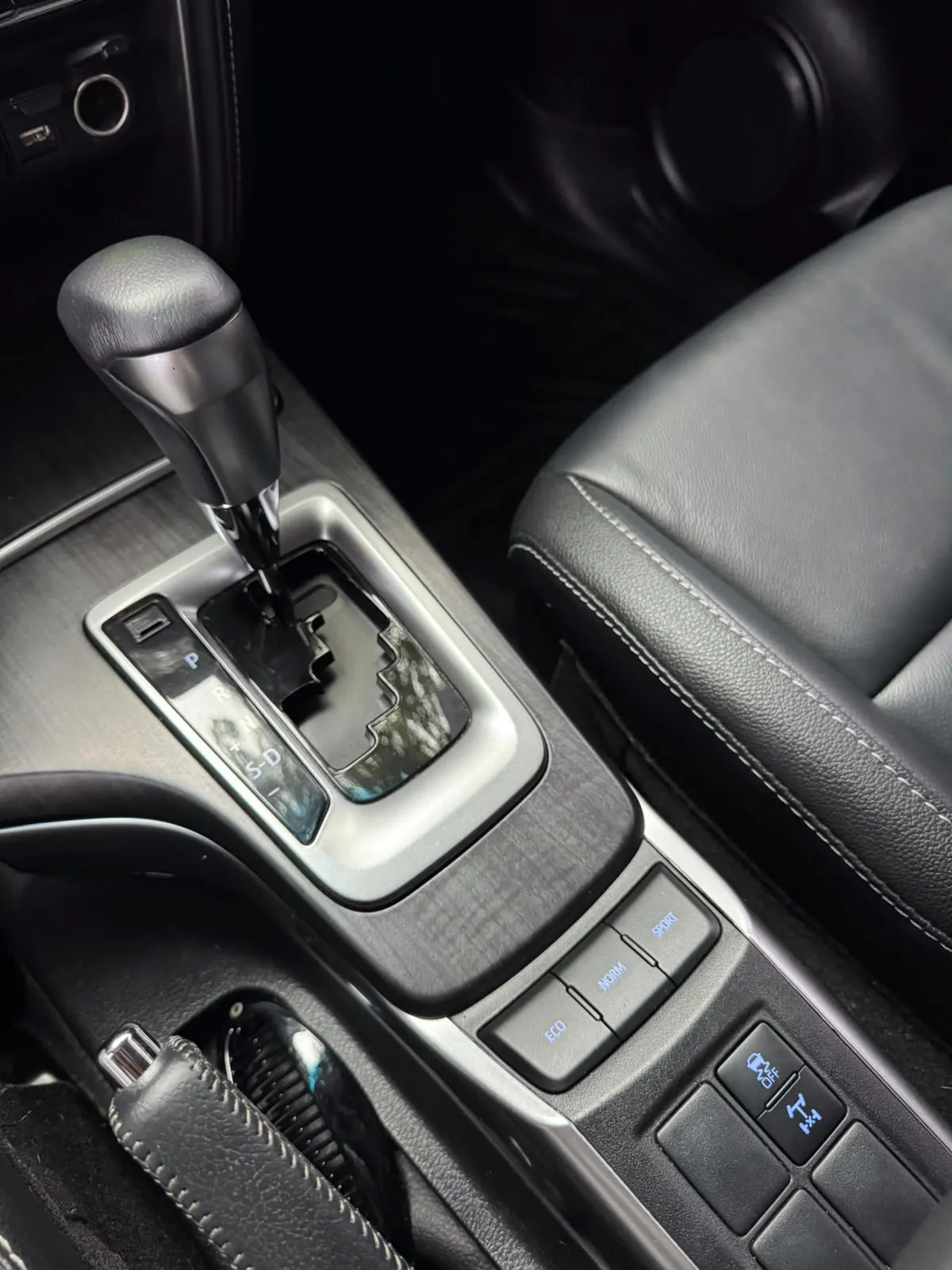 2025 Toyota Fortuner SRV
