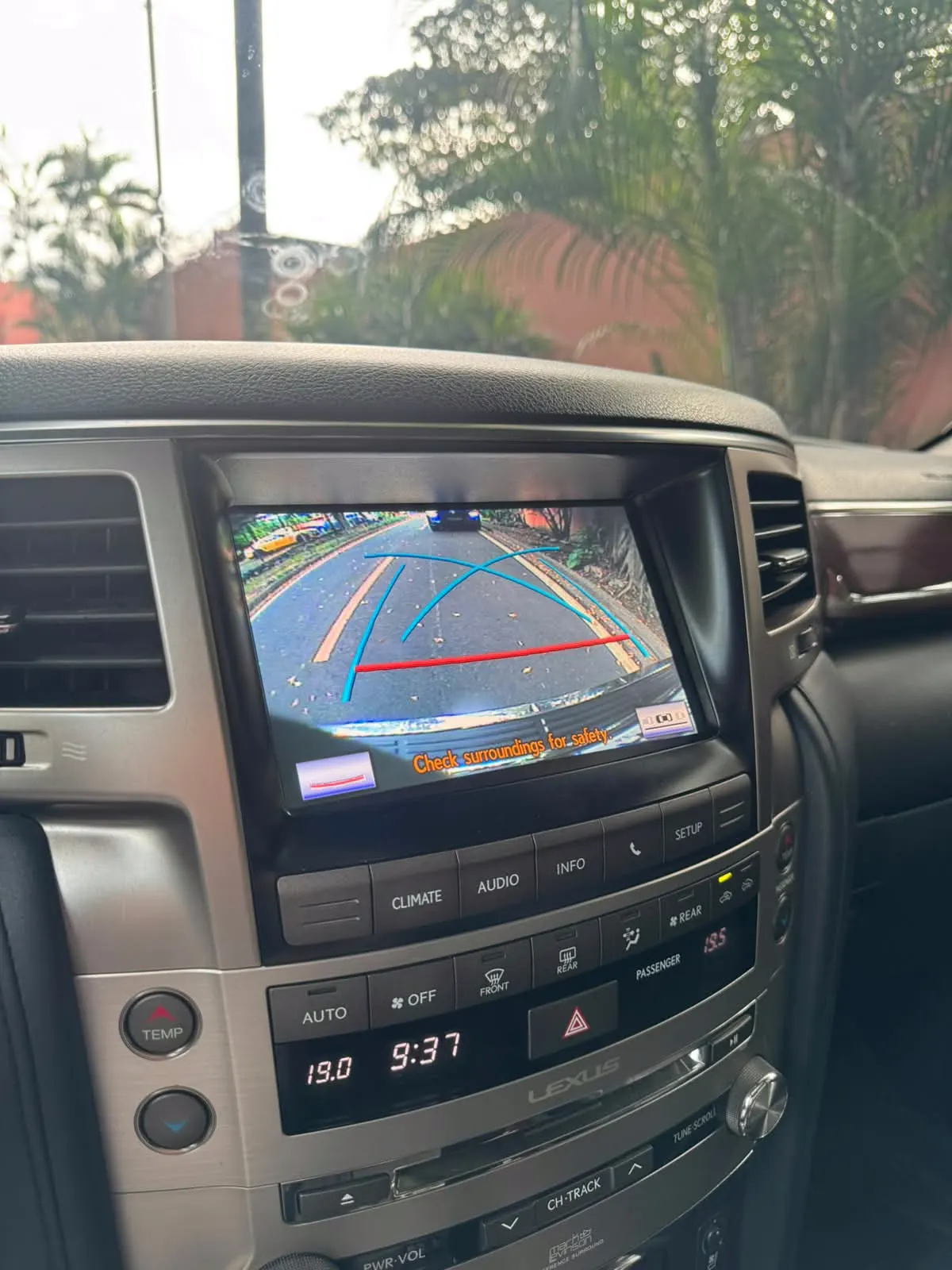 2015 Lexus LX 570