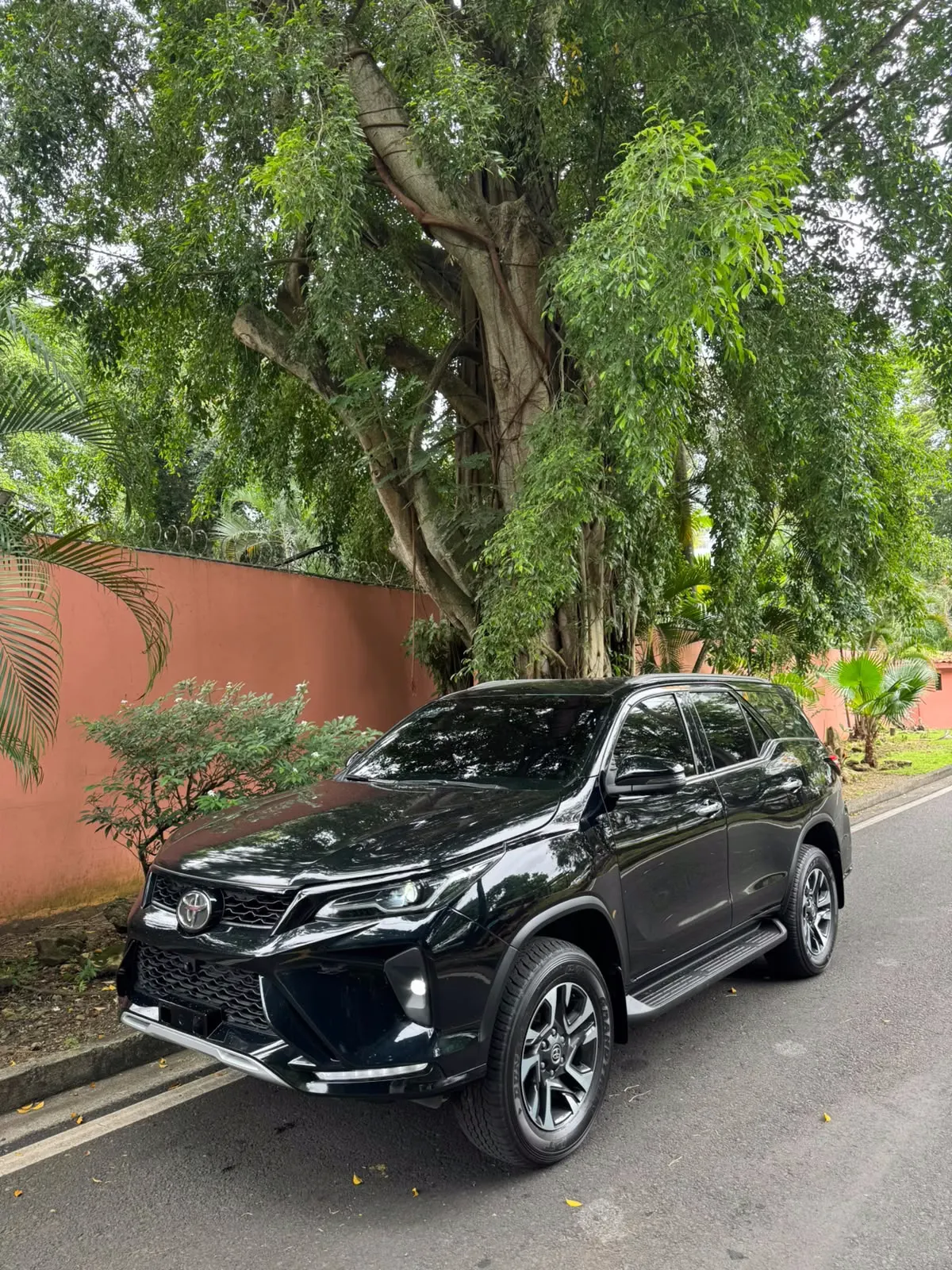 2025 Toyota Fortuner SRV