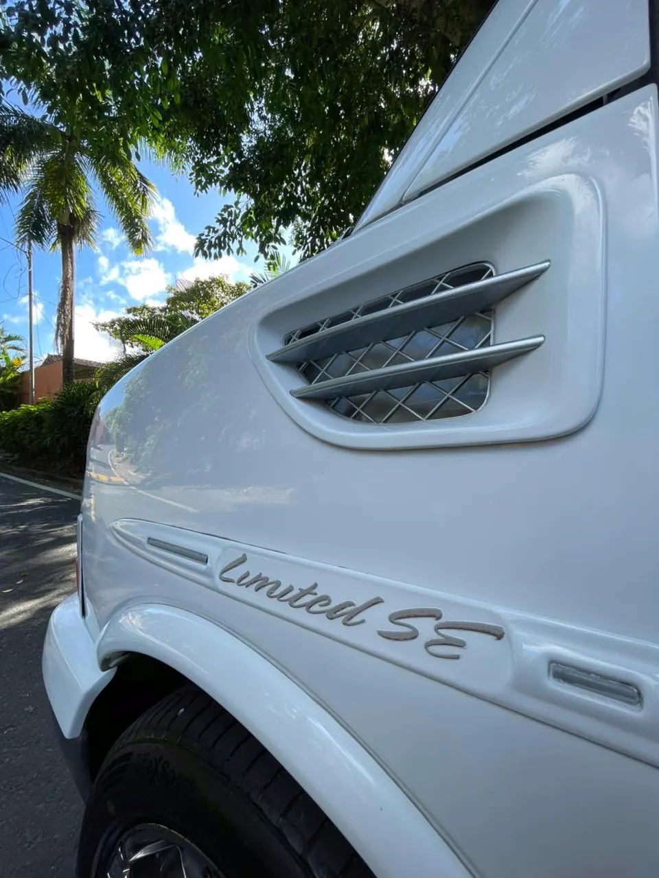 2011 GMC Savana Limited SE