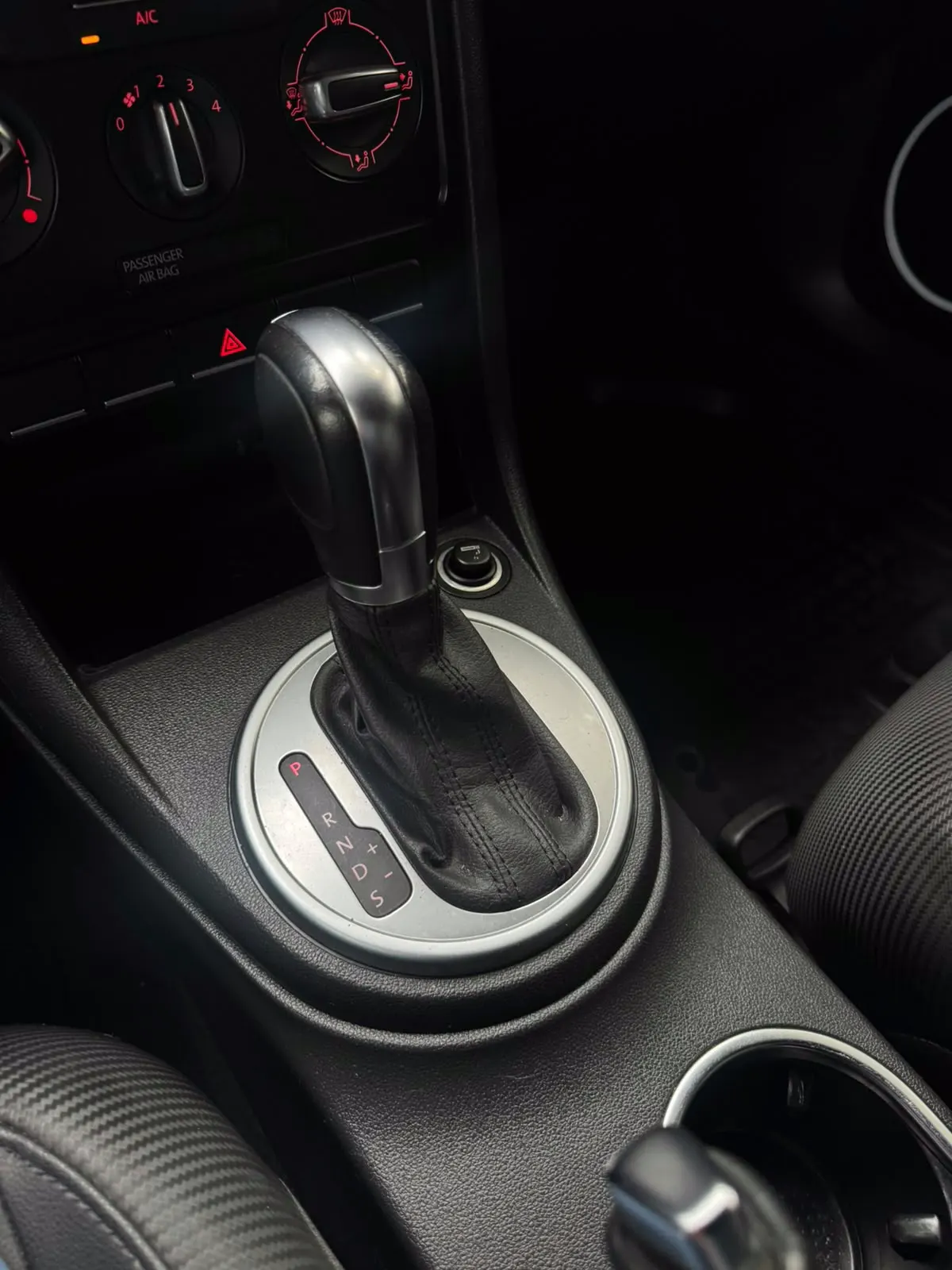 2016 Volkswagen New Beetle