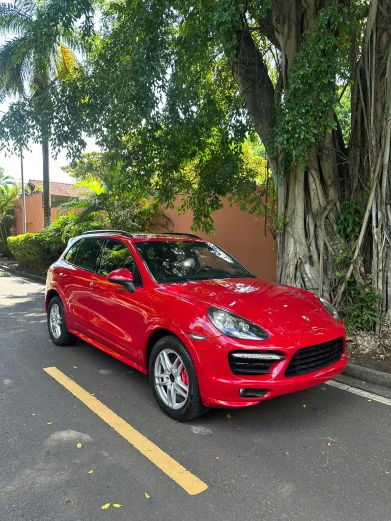 2014 Porsche Cayenne GTS
