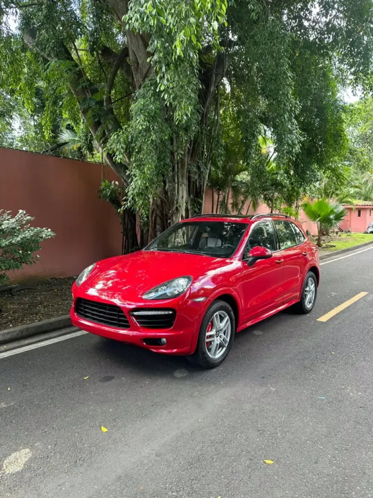 2014 Porsche Cayenne GTS