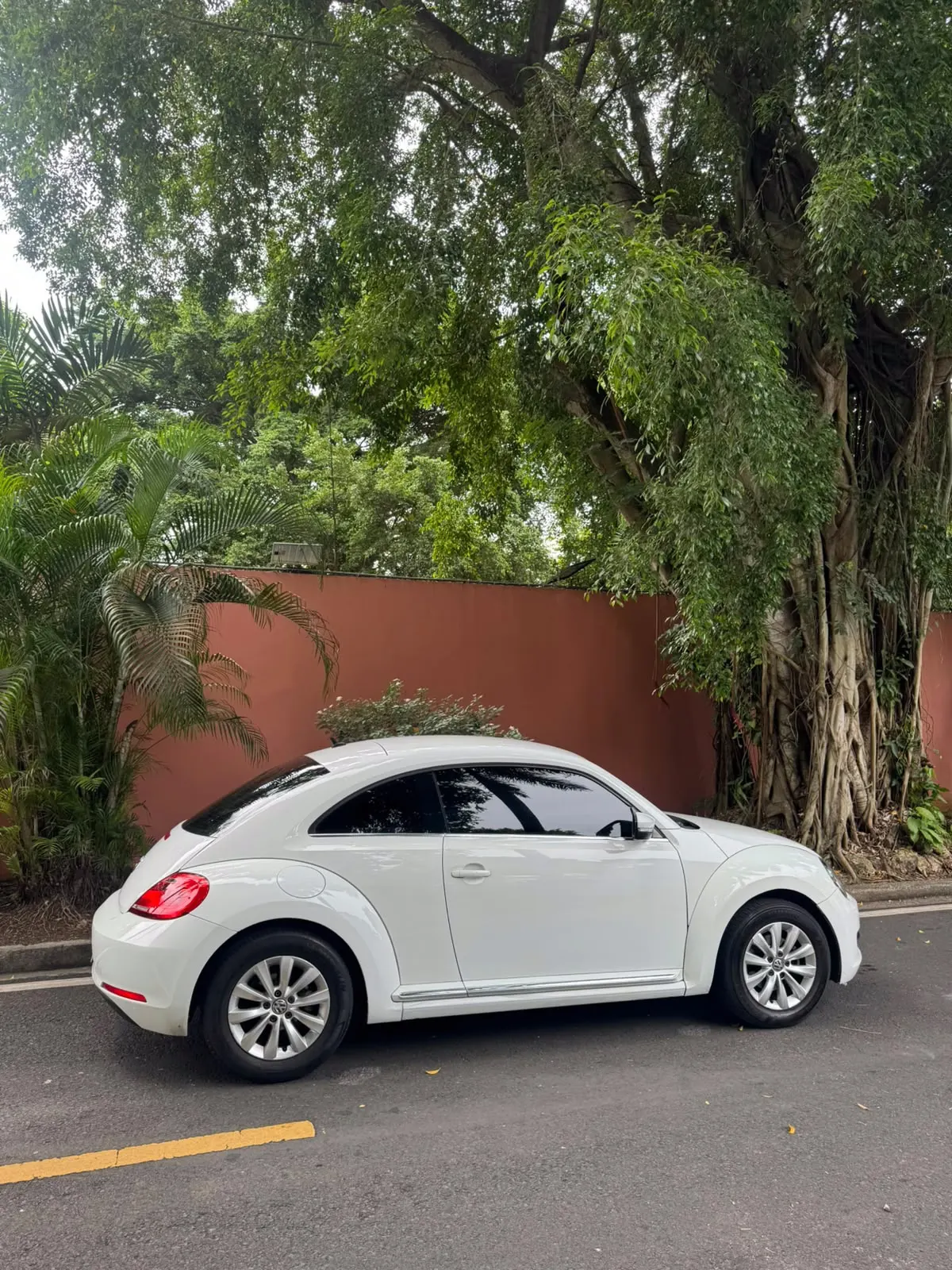 2016 Volkswagen New Beetle