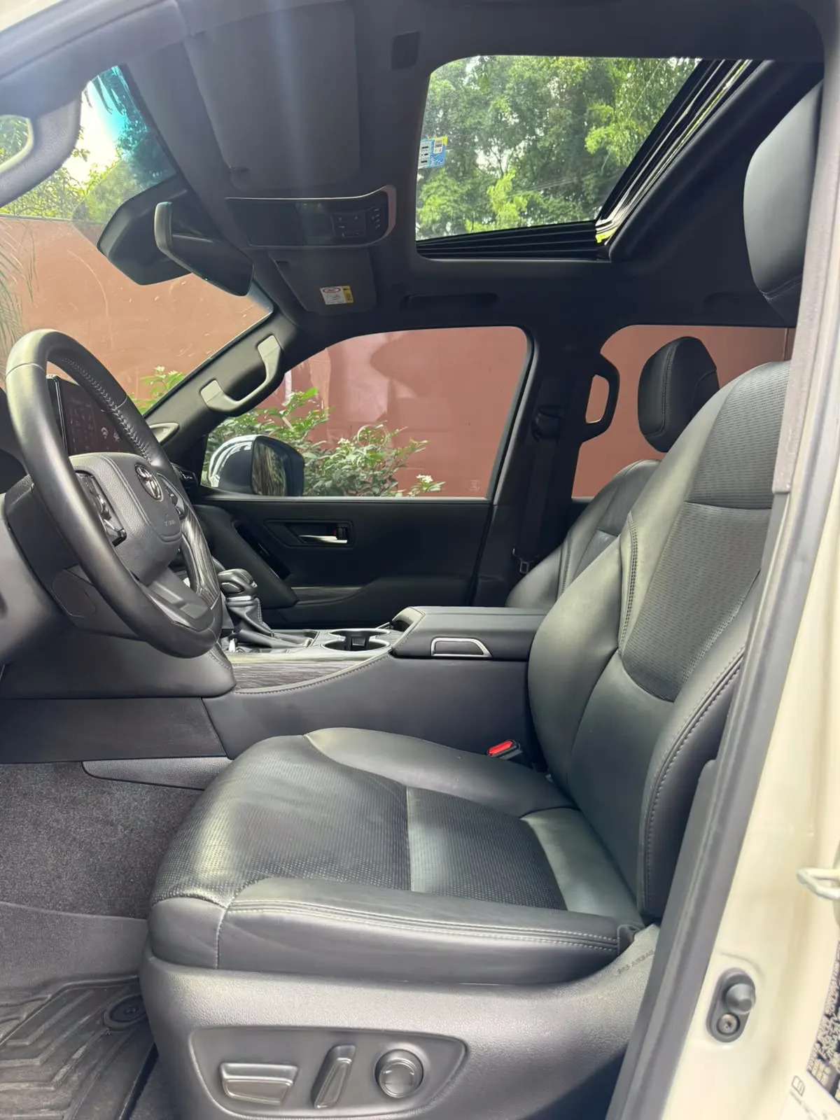 2025 Toyota Land Cruiser ZX