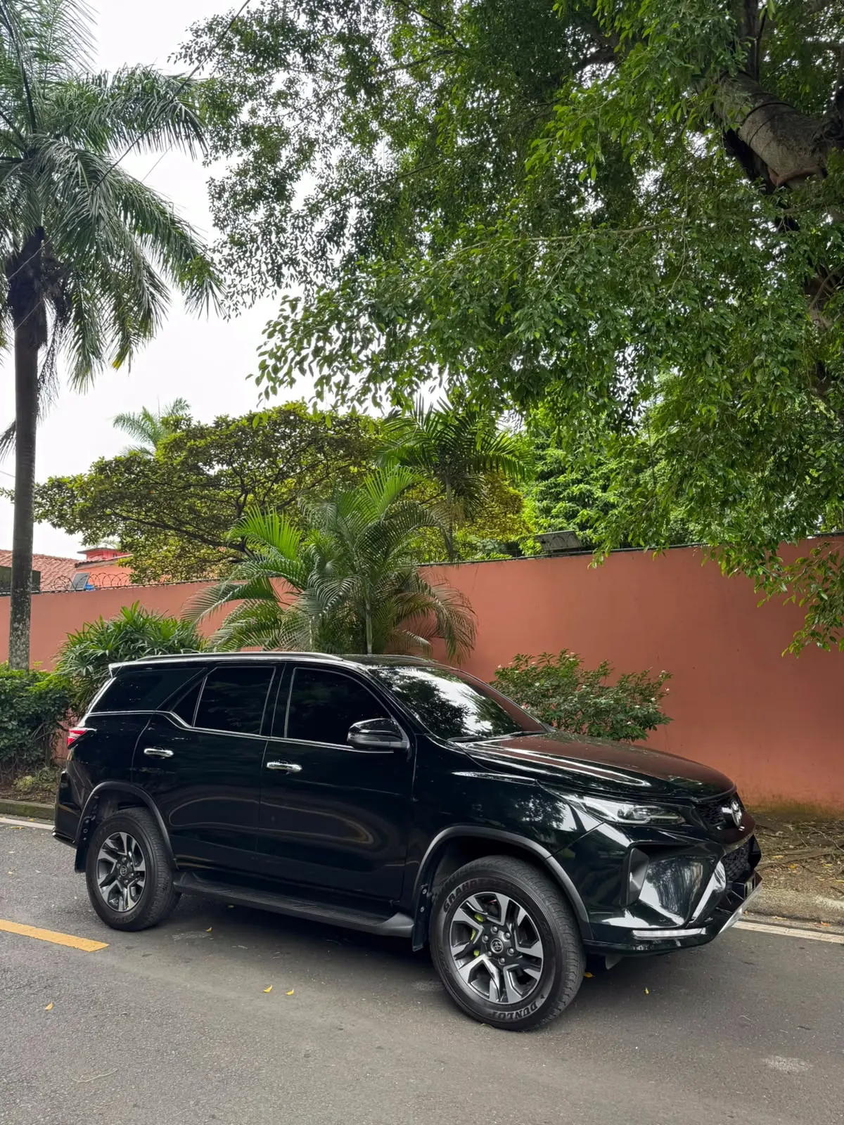 2025 Toyota Fortuner SRV