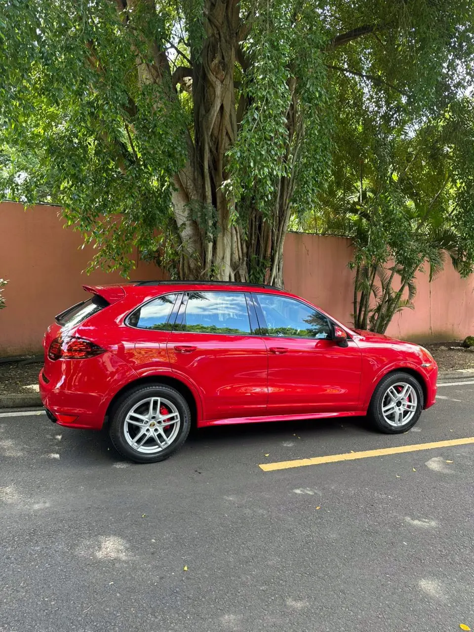 2014 Porsche Cayenne GTS