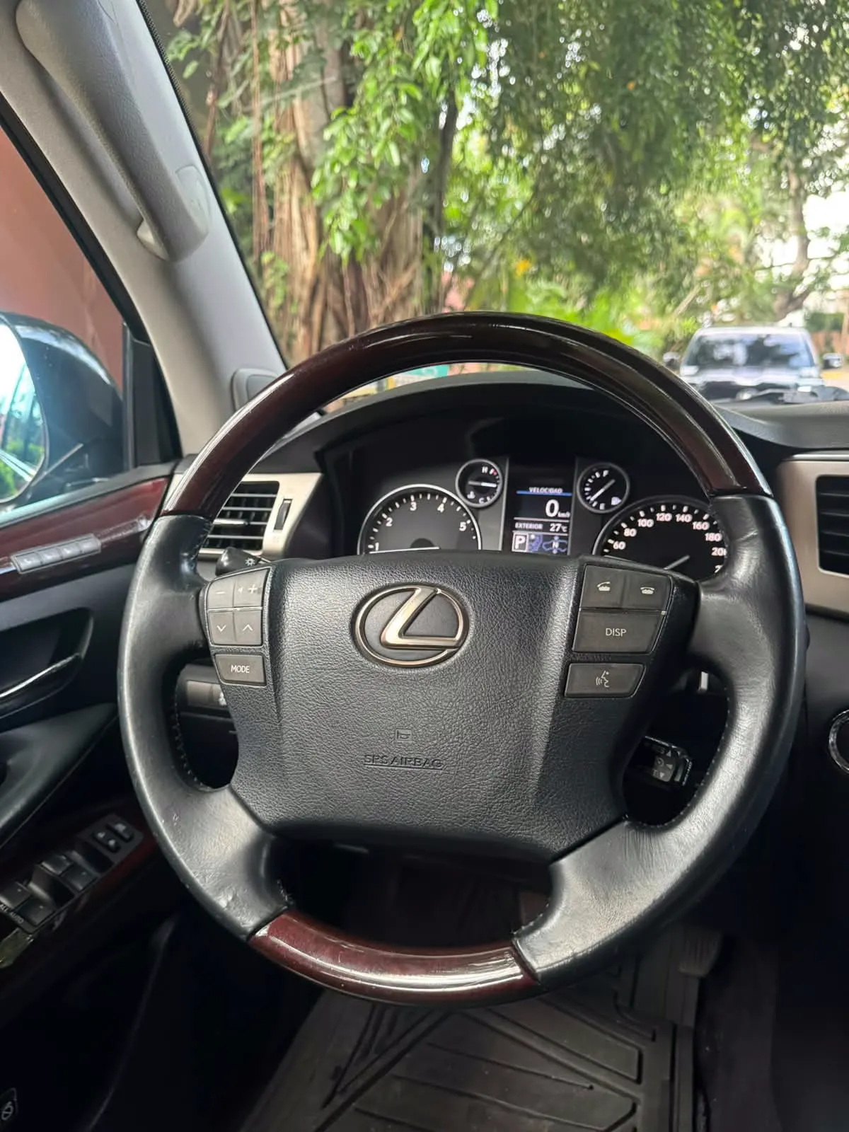 2015 Lexus LX 570