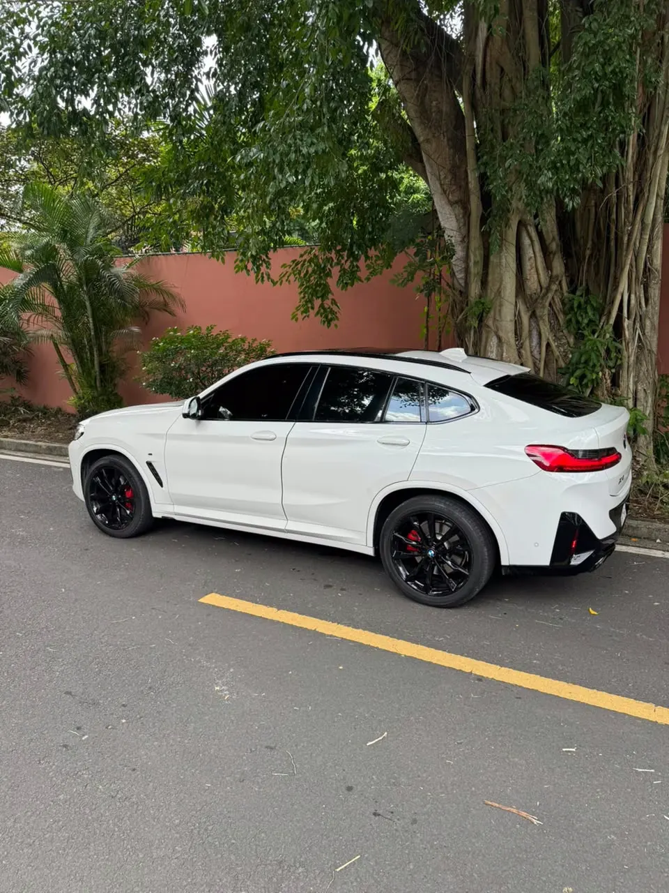 2023 BMW X4 xDrive30i
