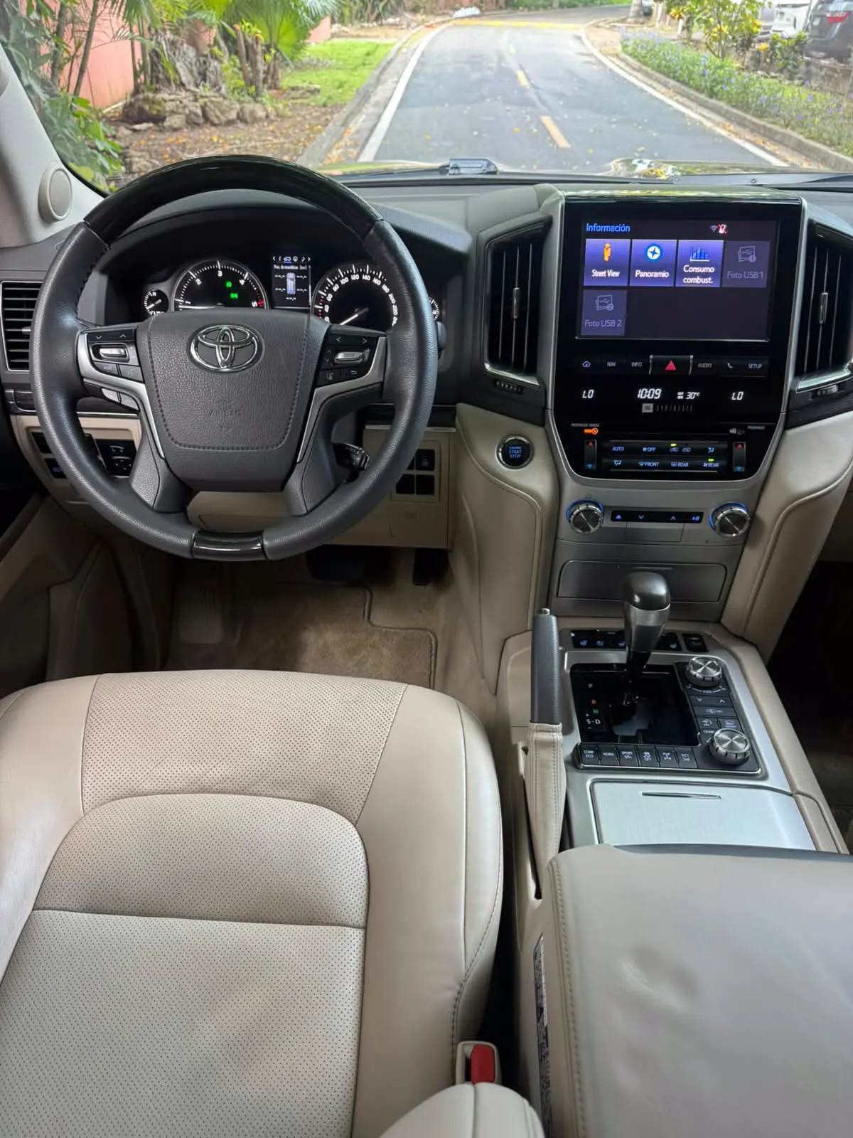2019 Toyota Land Cruiser Executive Lounge