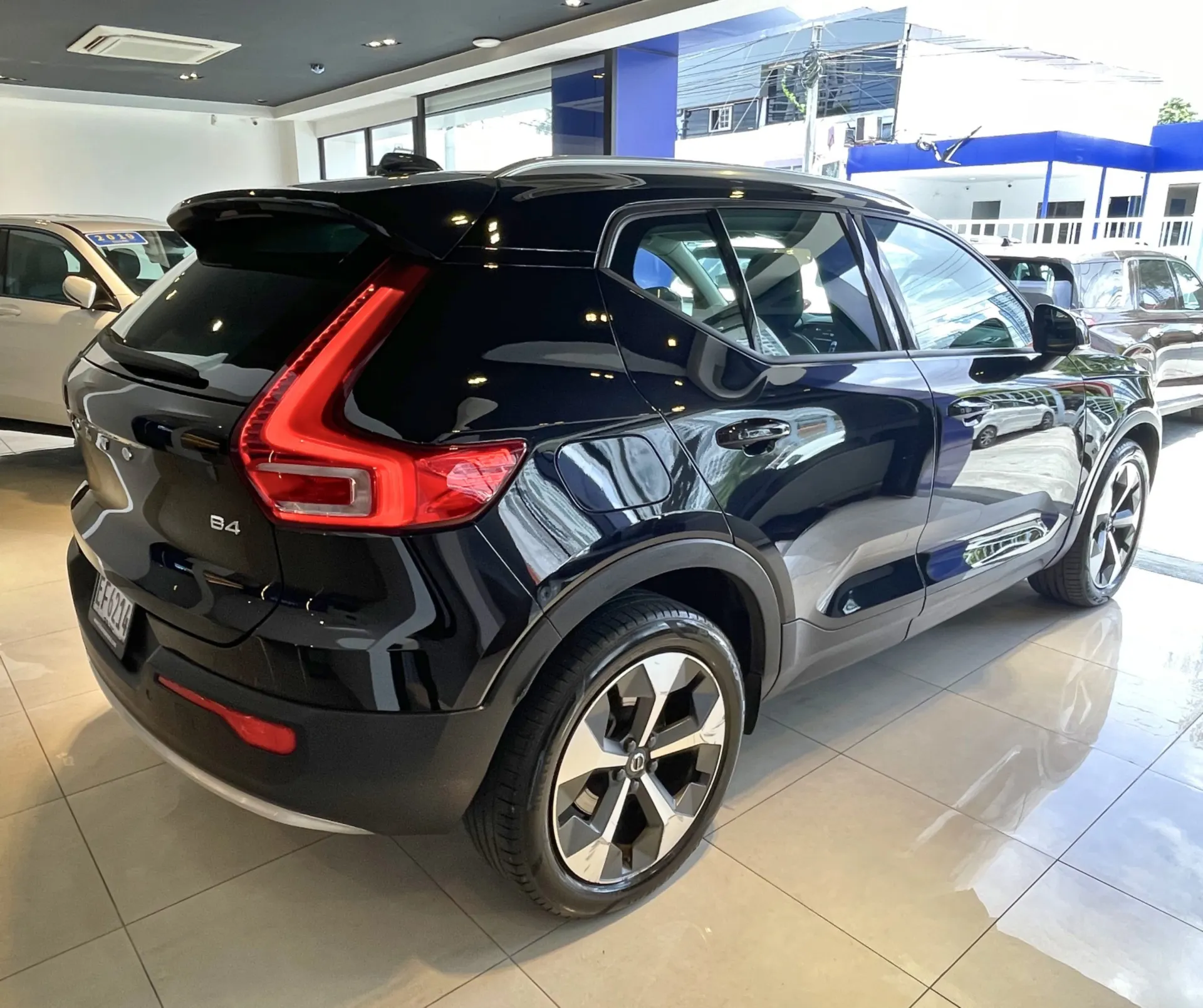 2023 Volvo XC40