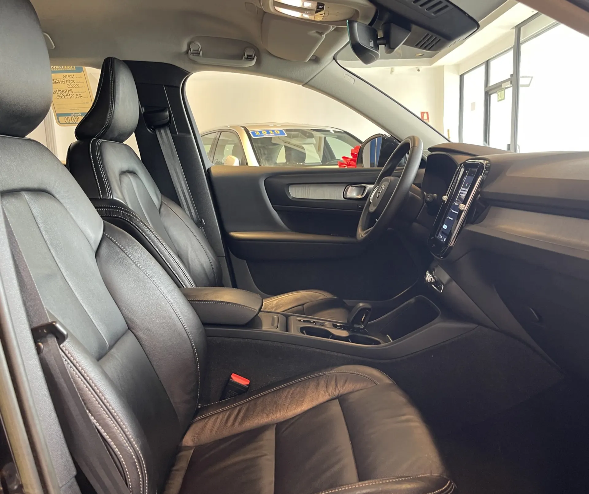 2023 Volvo XC40
