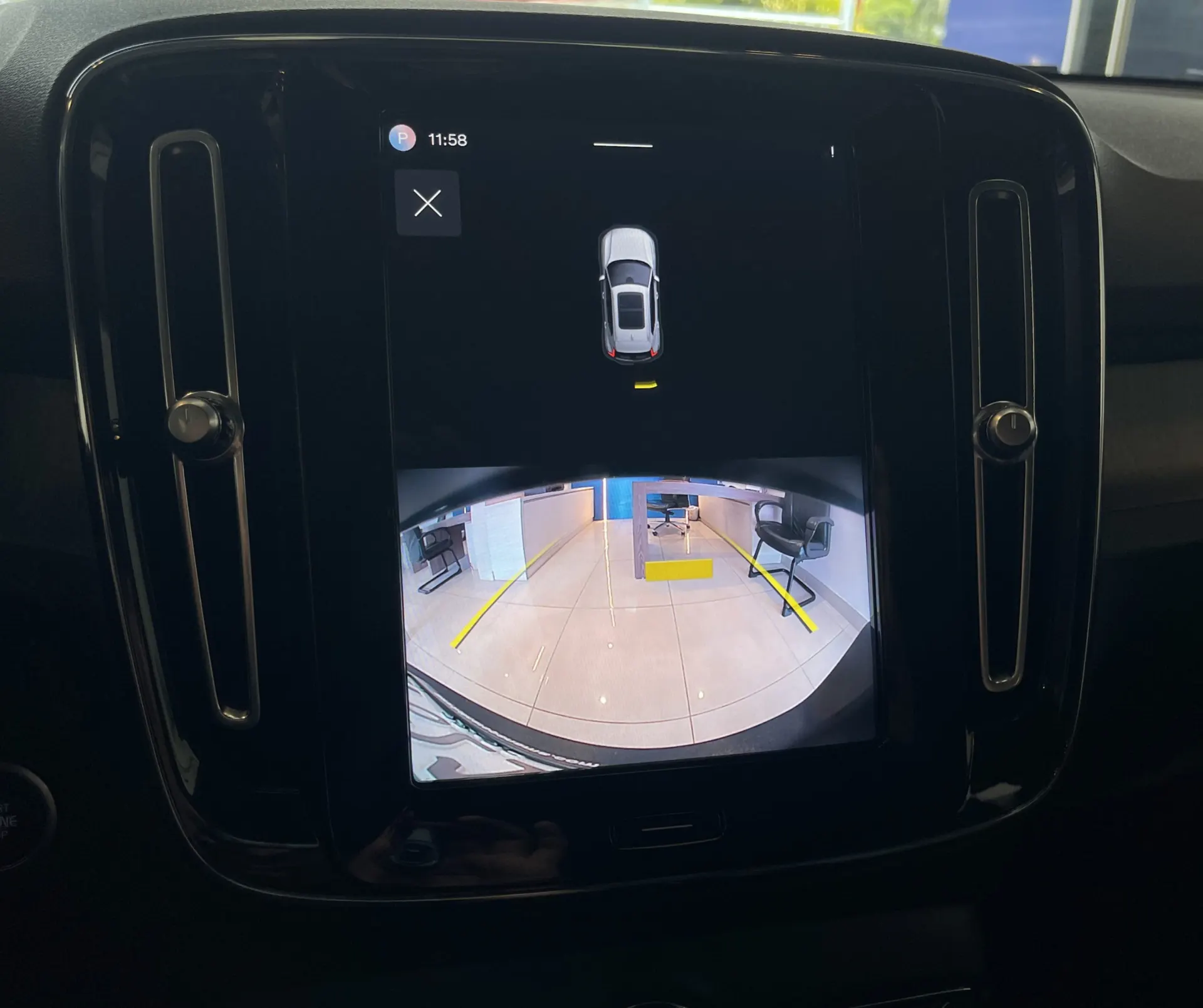 2023 Volvo XC40