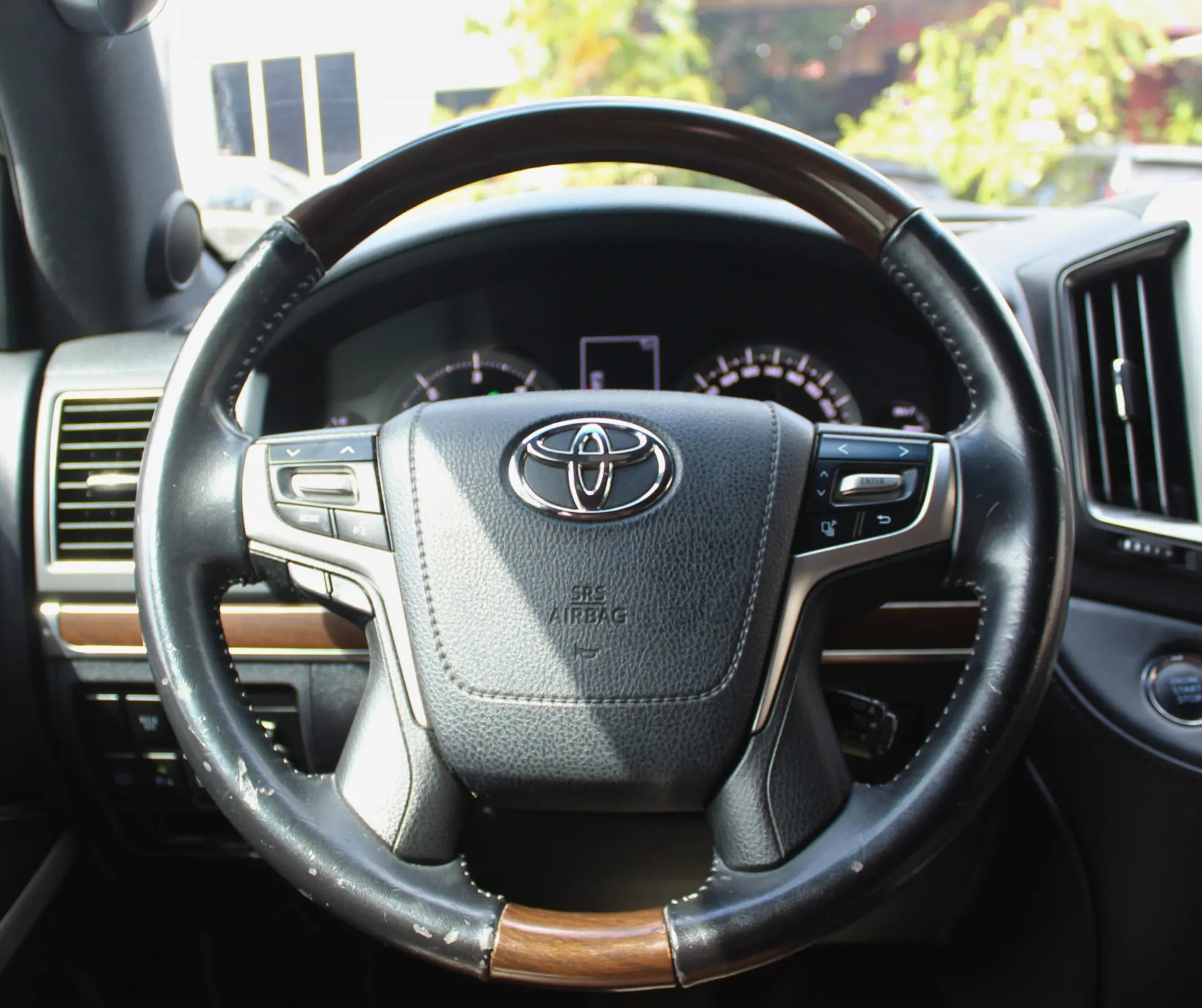 2020 Toyota Land Cruiser
