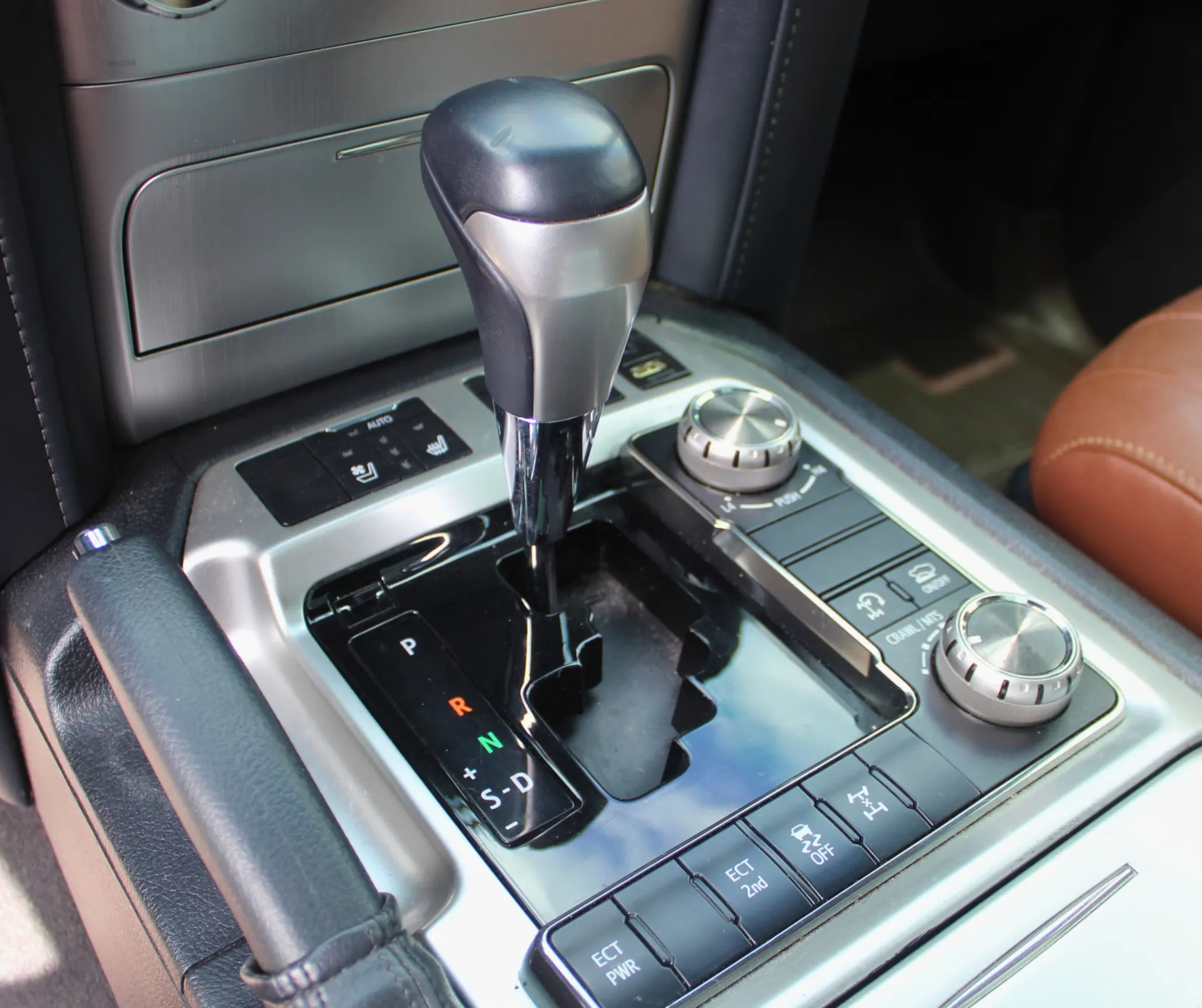 2020 Toyota Land Cruiser