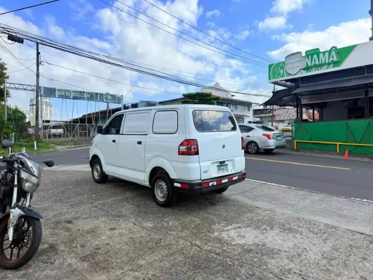 2012 Suzuki APV
