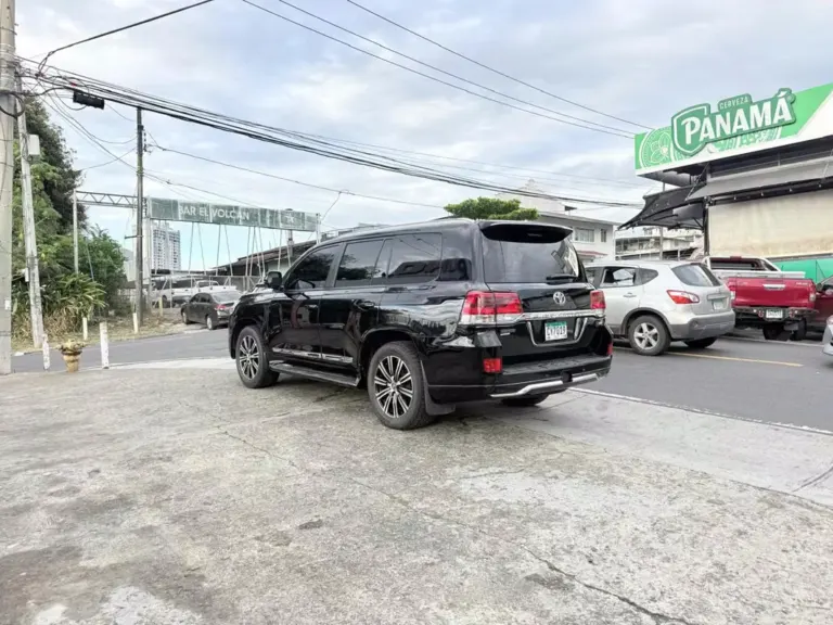 2019 Toyota Land Cruiser