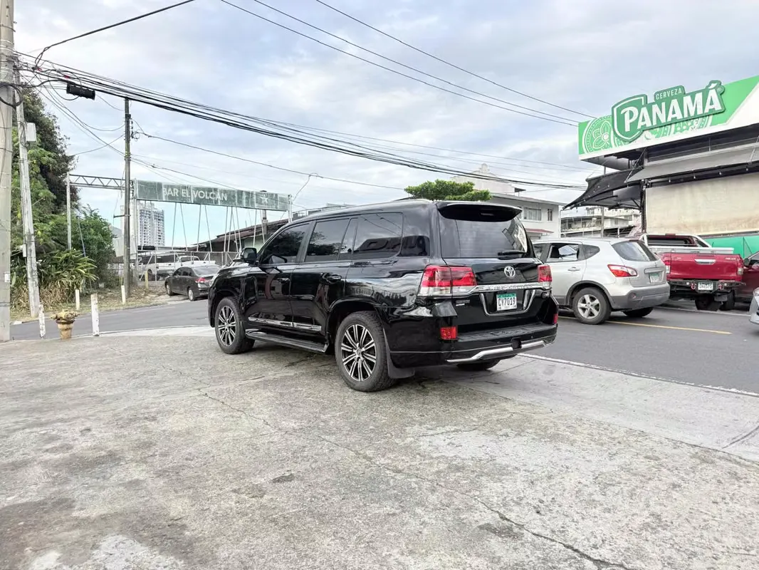 2019 Toyota Land Cruiser
