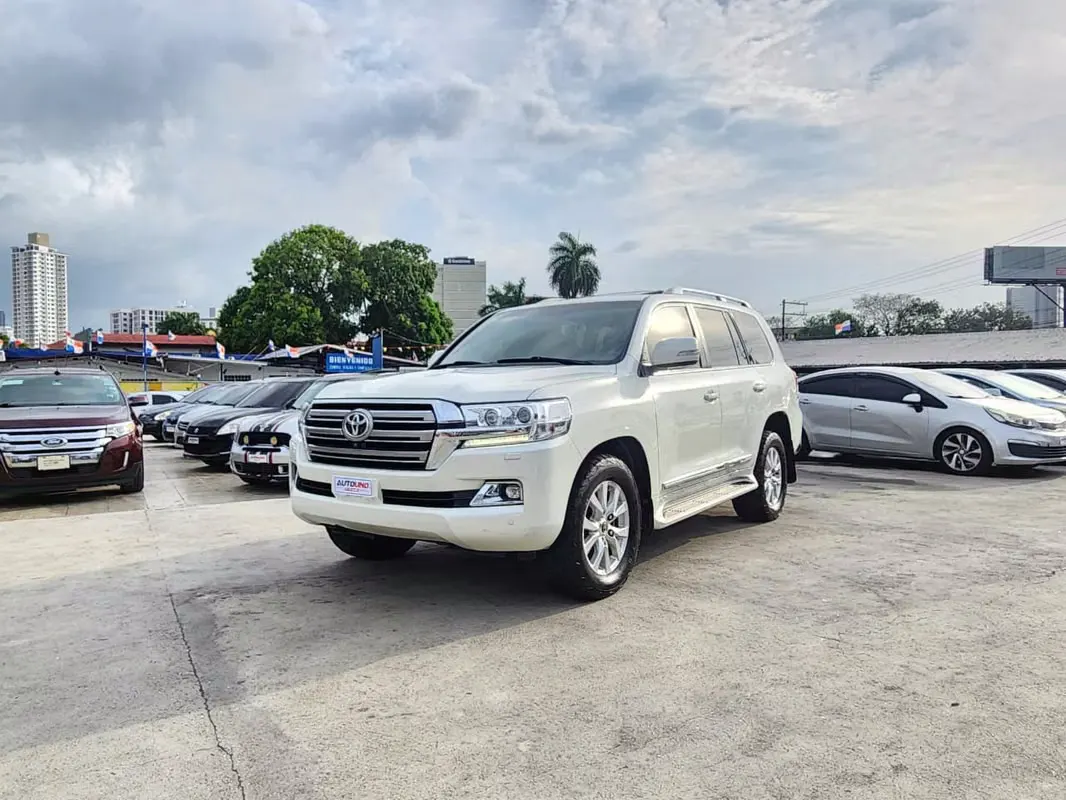 2018 Toyota Land Cruiser