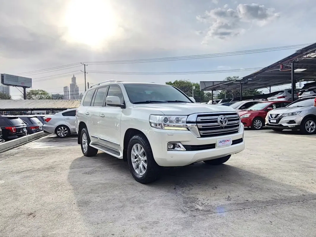 2018 Toyota Land Cruiser
