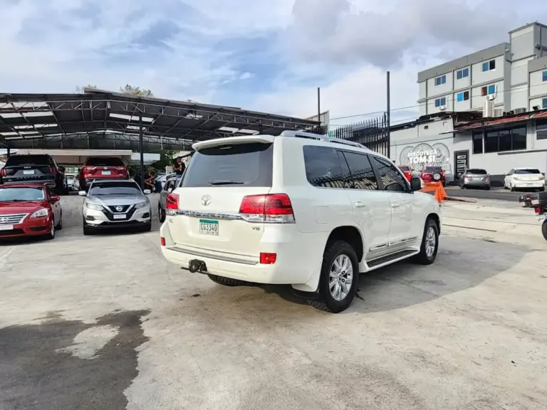 2018 Toyota Land Cruiser