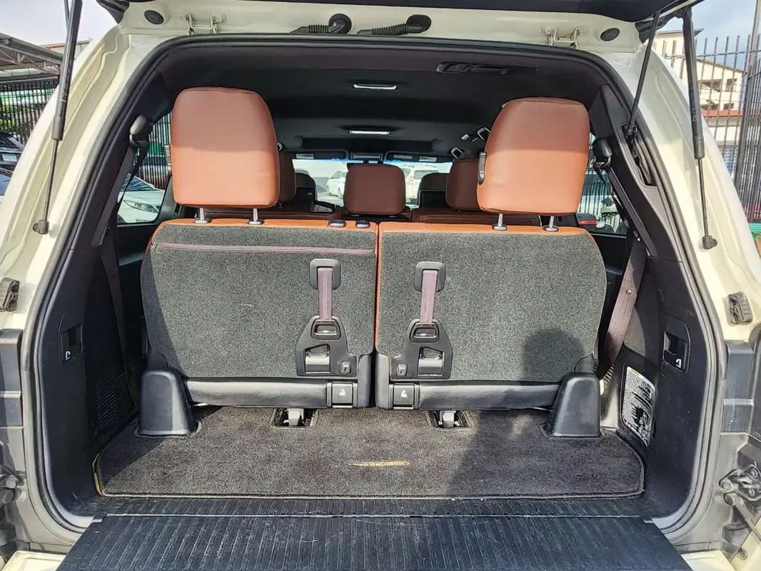2018 Toyota Land Cruiser