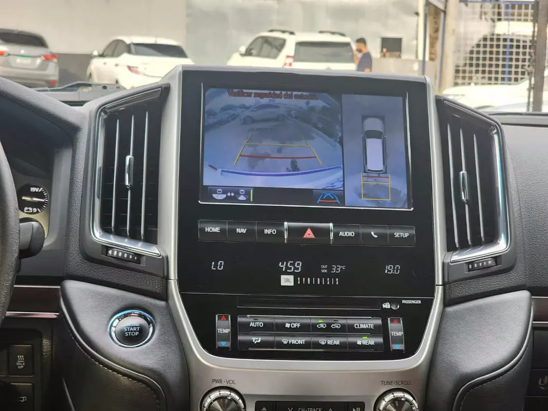2018 Toyota Land Cruiser