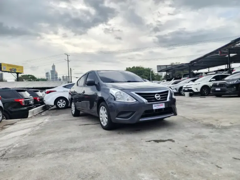 2017 Nissan Versa