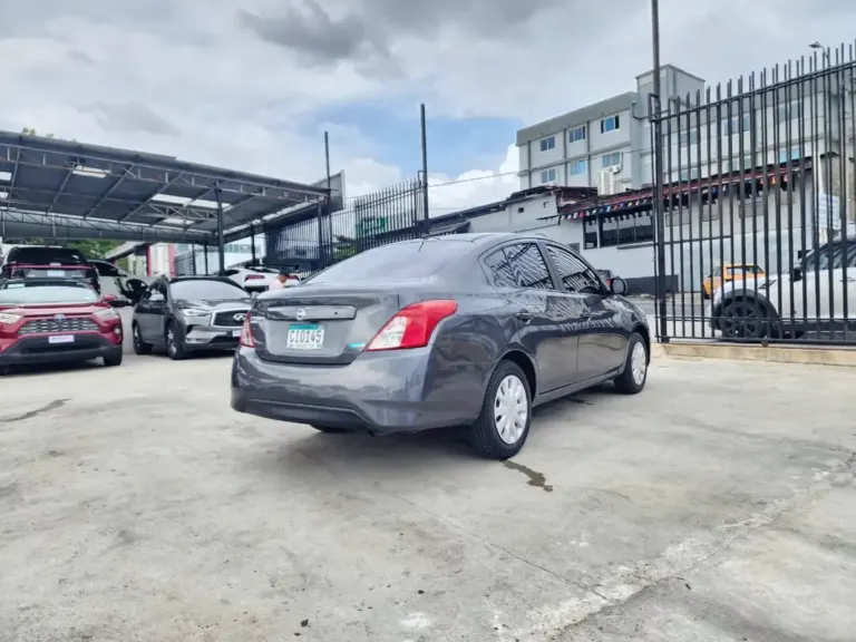 2017 Nissan Versa