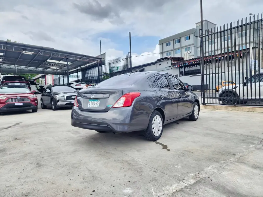 2017 Nissan Versa
