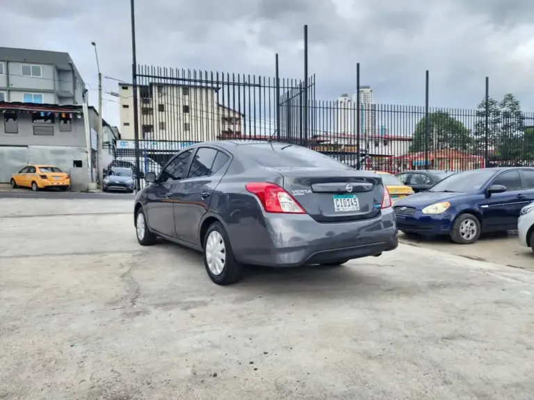 2017 Nissan Versa