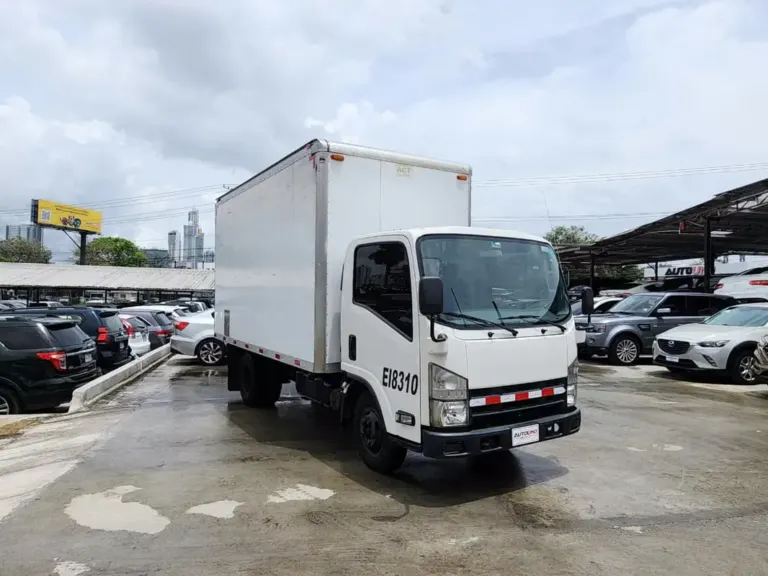 2023 Isuzu QMR