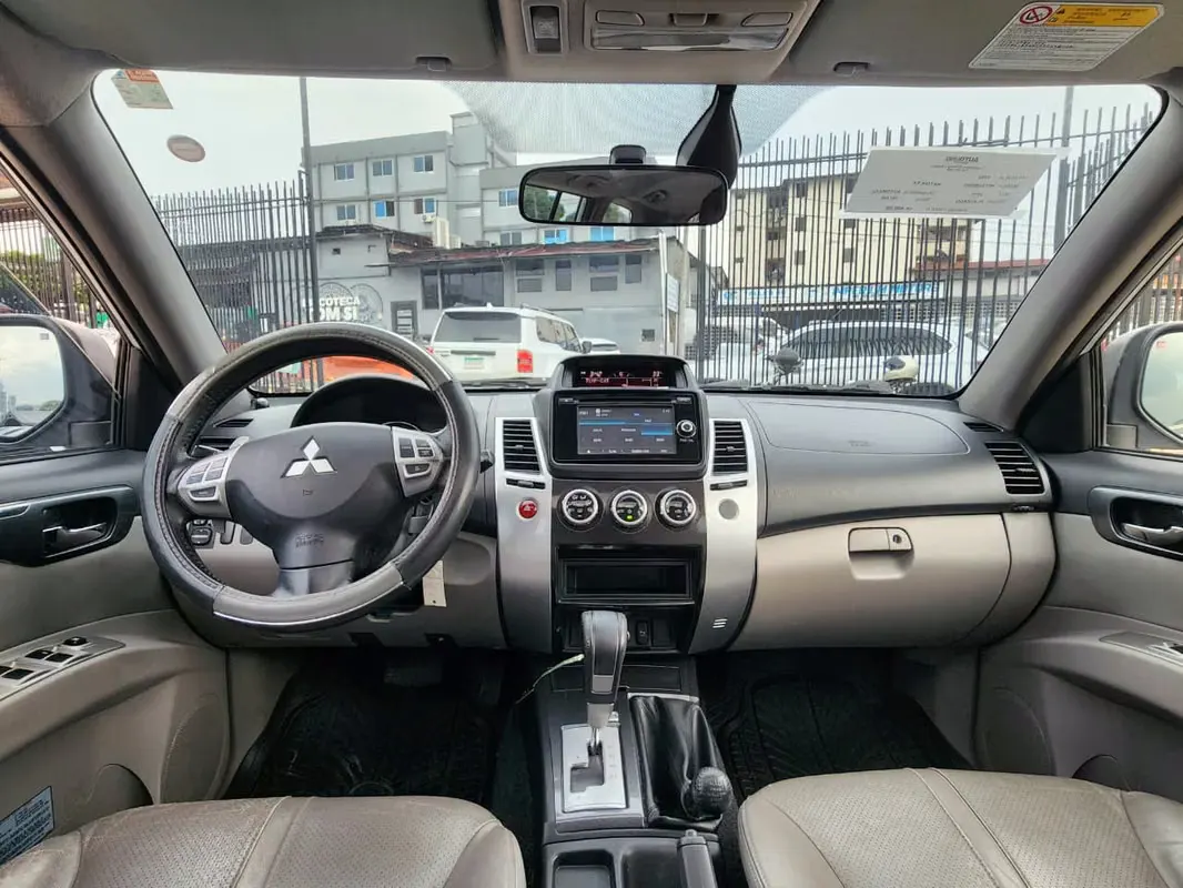 2016 Mitsubishi Nativa