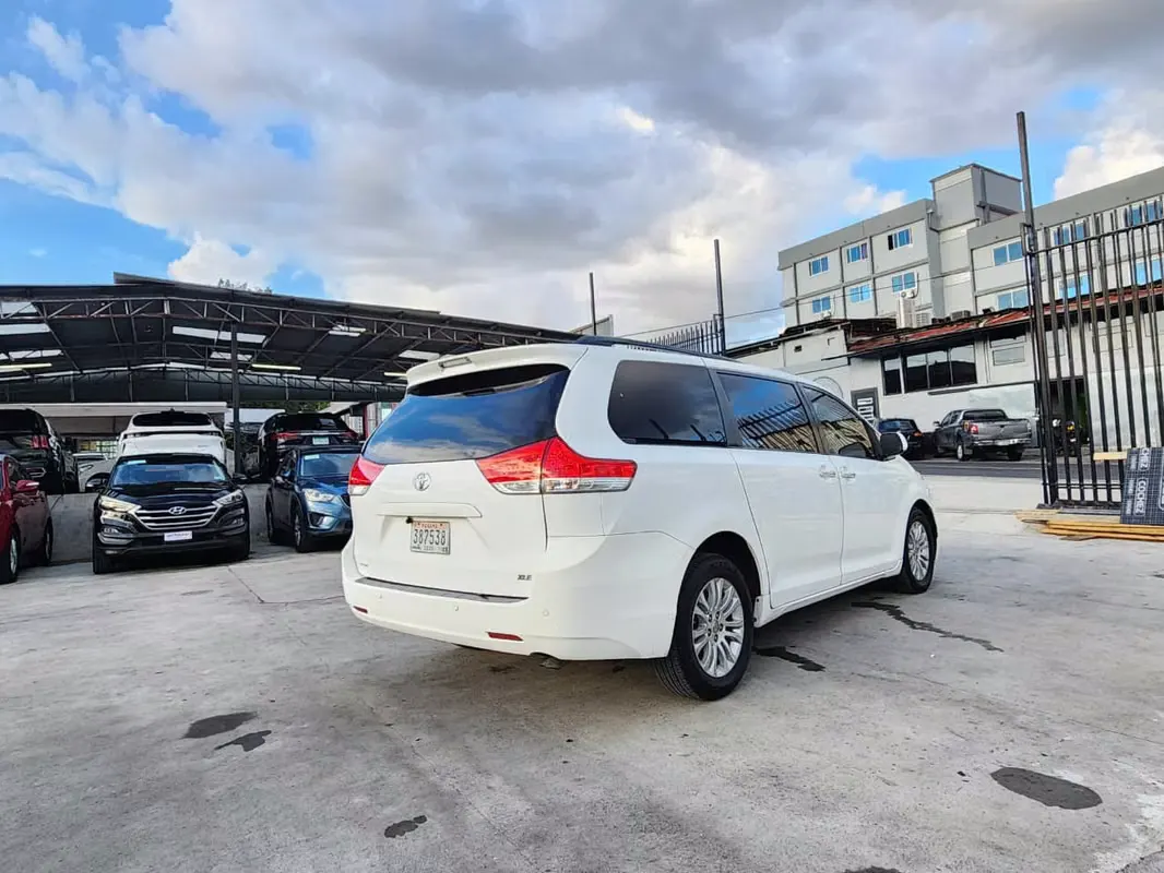 2011 Toyota Sienna