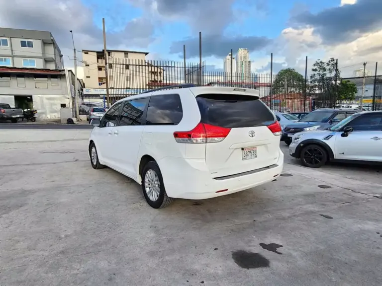 2011 Toyota Sienna