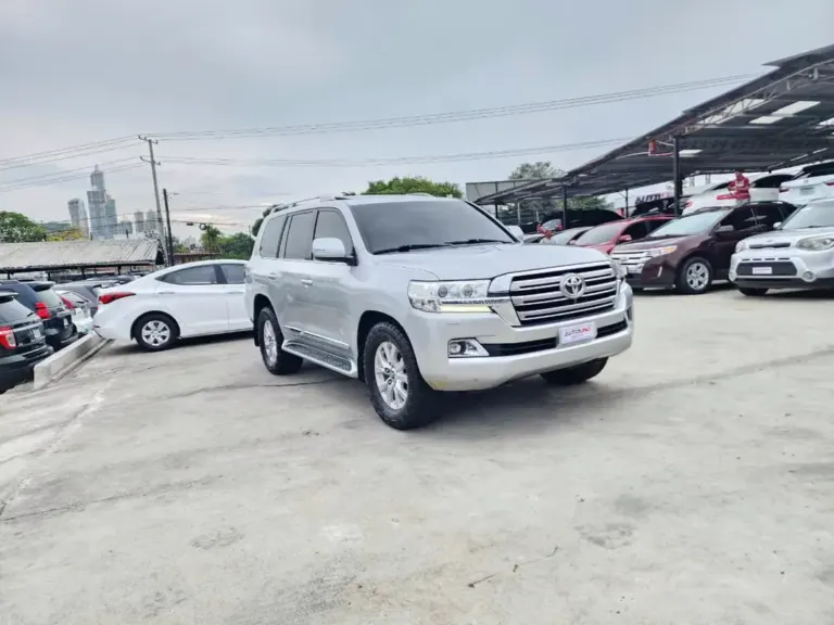 2016 Toyota Land Cruiser