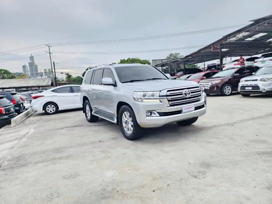 2016 Toyota Land Cruiser