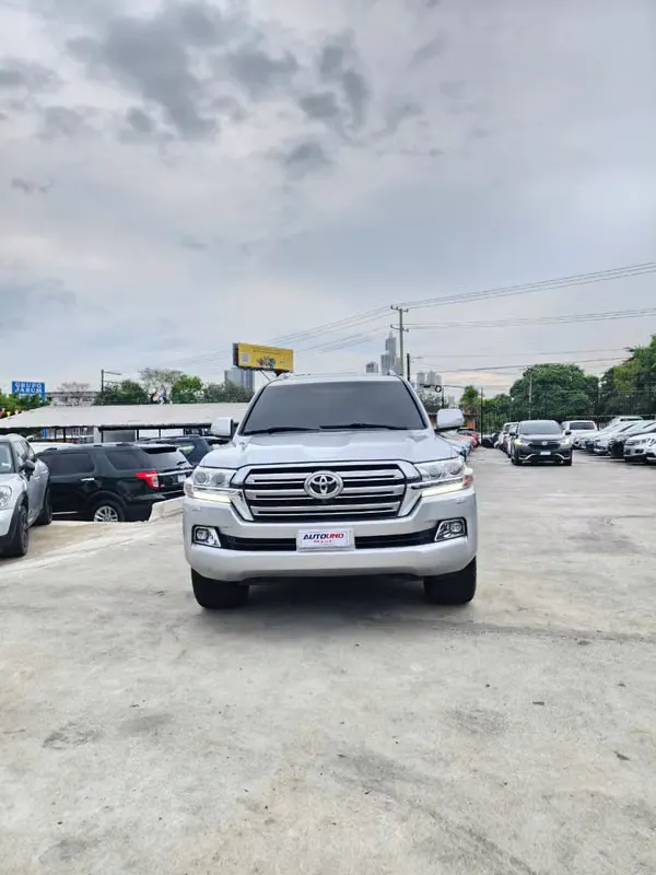 2016 Toyota Land Cruiser