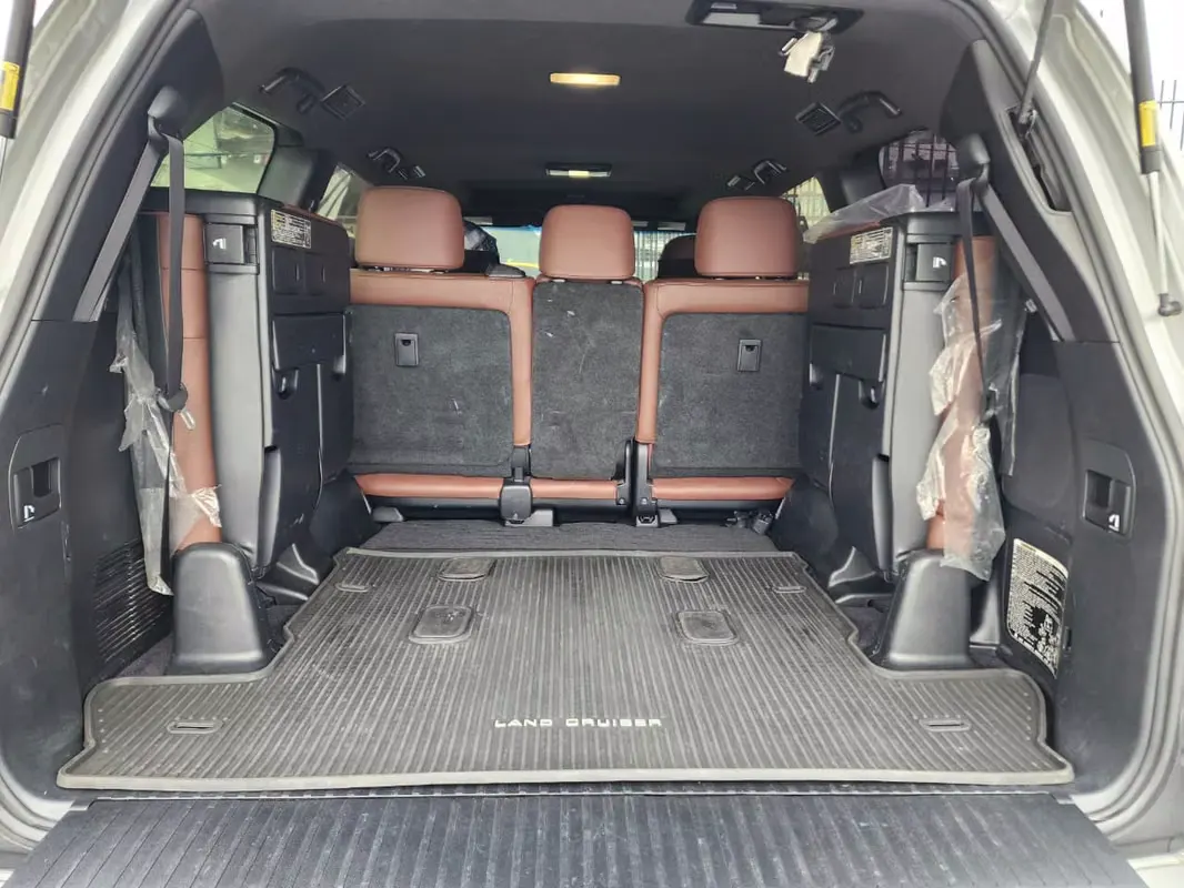 2016 Toyota Land Cruiser