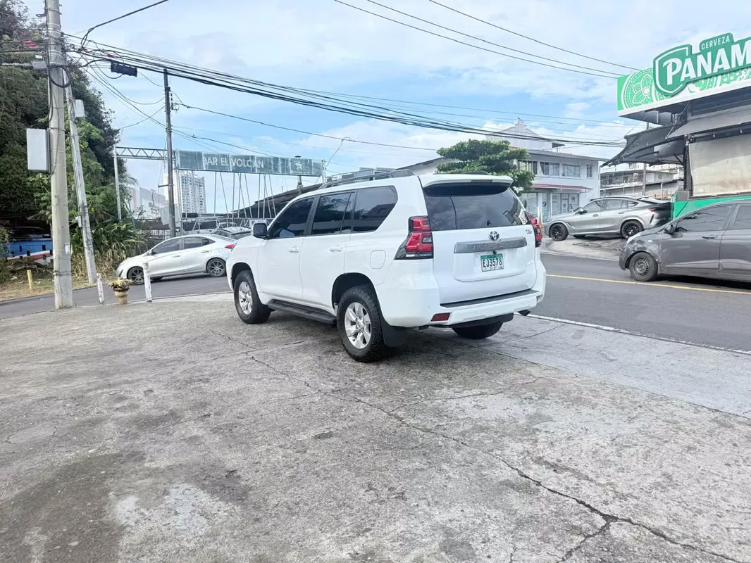 2023 Toyota Land Cruiser Prado